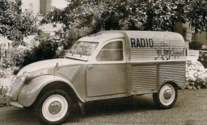 2cv fourgonnette publicitaire RADIO